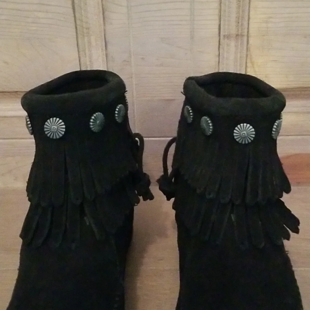 Minnetonka Suede Ankle Boot